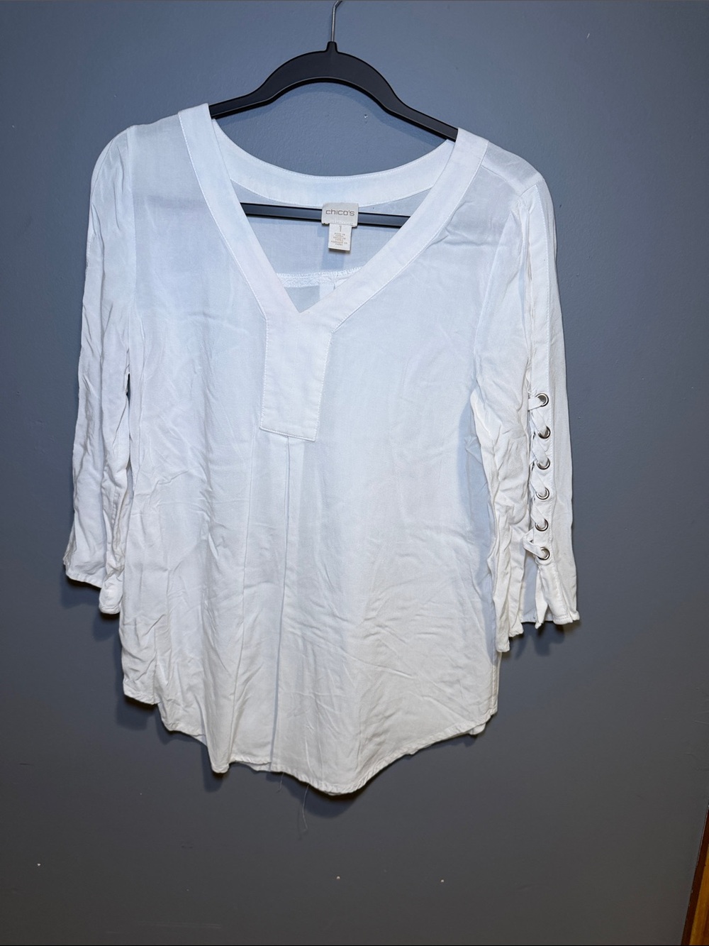 Chico's White V-Neck Tunic with Grommet Sleeve Detail